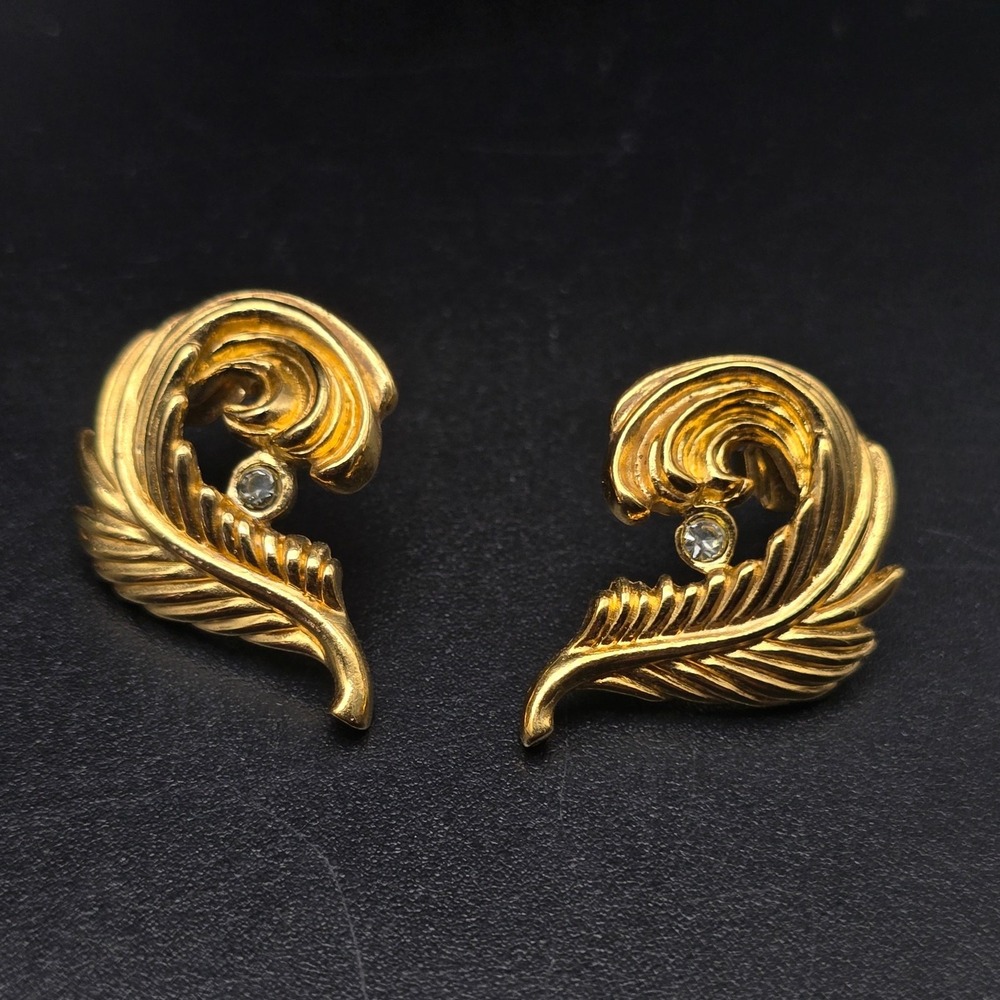 Avon 1990 Precious Plume Earrings Gold Tone Feather Pierced Vintage